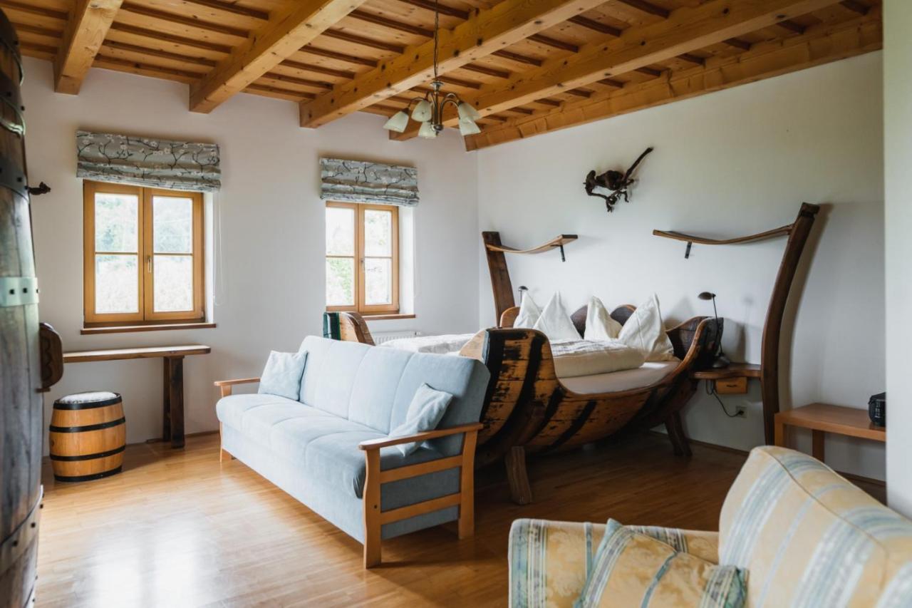 Bed and Breakfast Weingut Koegl Рач-ан-дер-Вайнштрассе Экстерьер фото