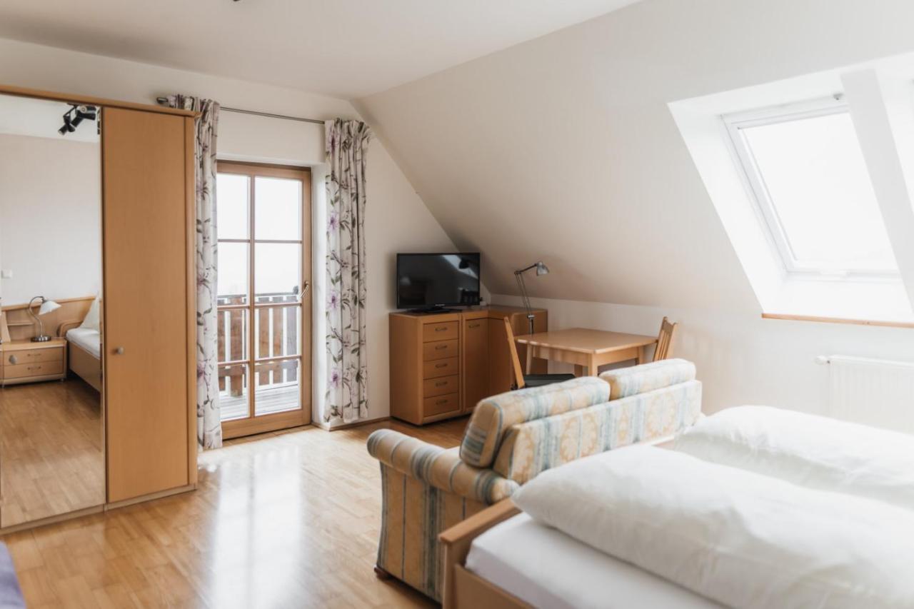 Bed and Breakfast Weingut Koegl Рач-ан-дер-Вайнштрассе Экстерьер фото
