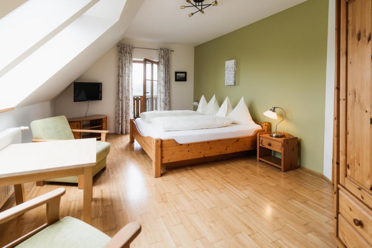 Bed and Breakfast Weingut Koegl Рач-ан-дер-Вайнштрассе Экстерьер фото